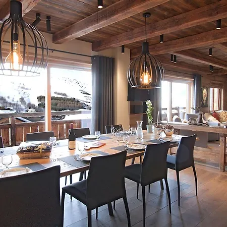 샬레 In With Heated Pool