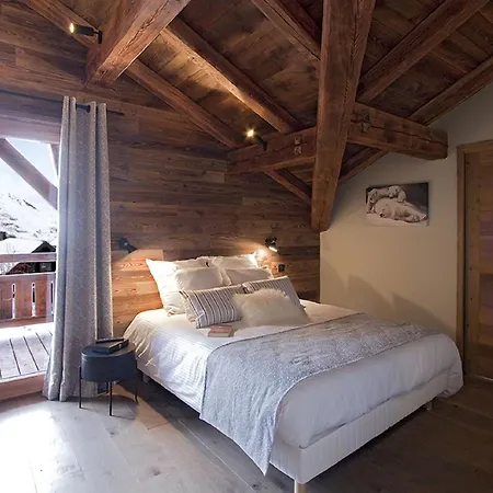 In With Heated Pool Chalet *