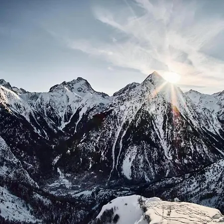Шале In With Heated Pool Ле дез Альп
