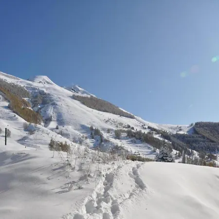 In With Heated Pool Шале