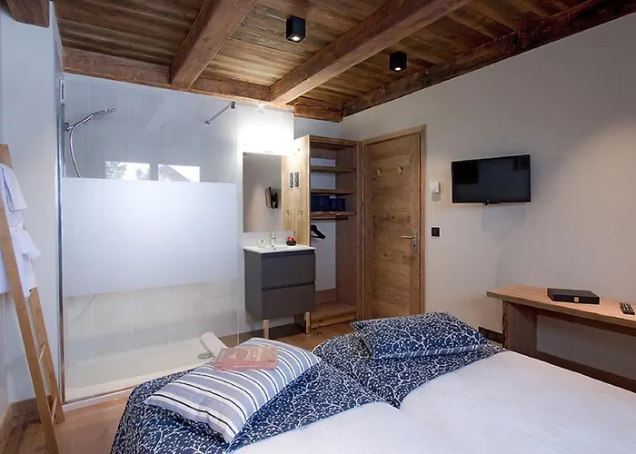 In With Heated Pool Шале